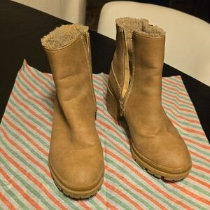 Pop Tan Winter Boots with Cozy Lining 🤎  ✨️ PRE LOVED  ✨️